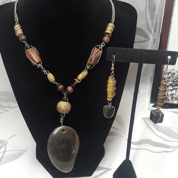 Unique primitive styled necklace set - Picture 1 of 8